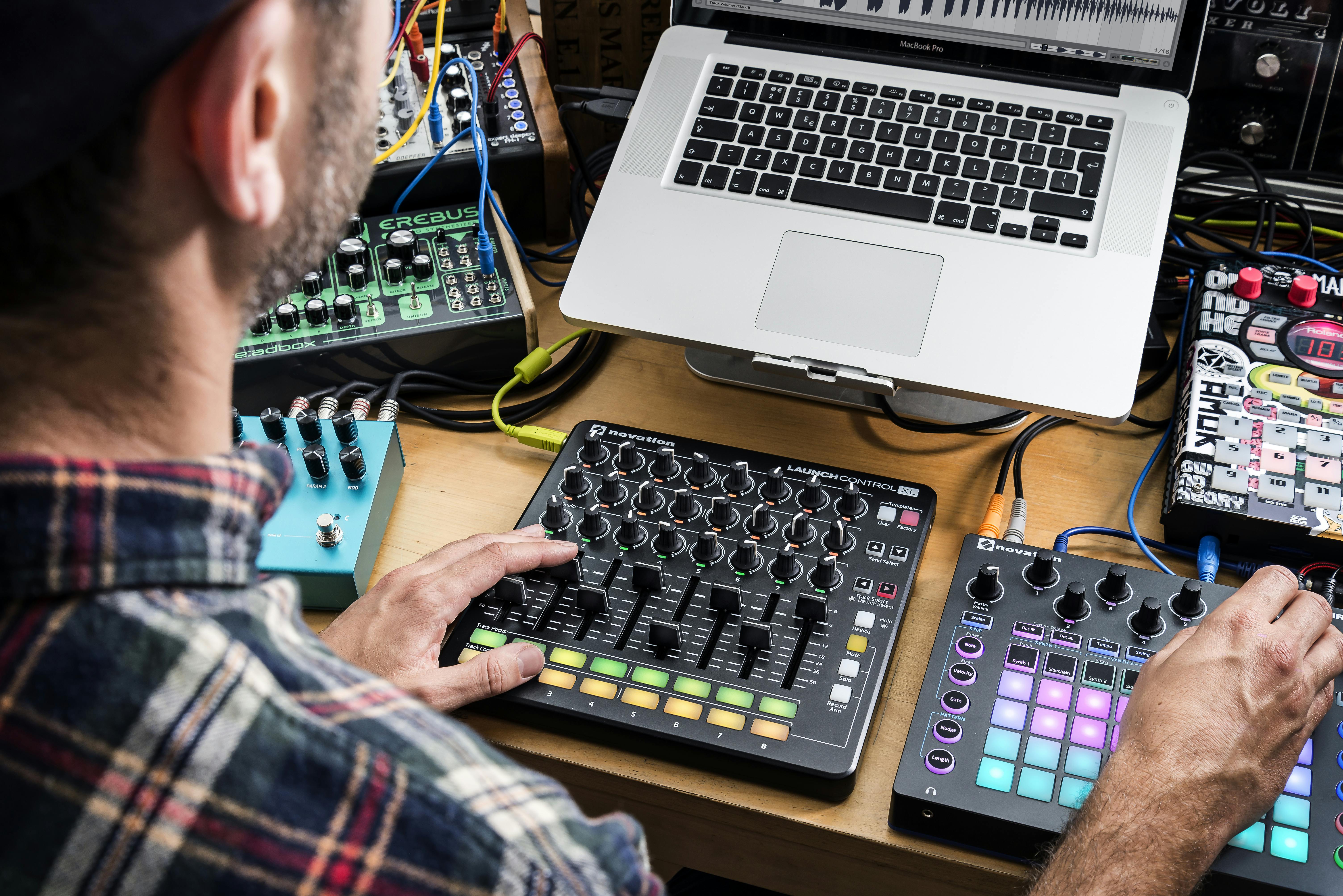 保証書付】 novation LAUNCH XL CONTROL Novation XL