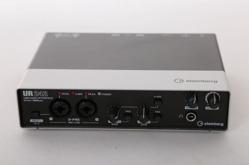 Steberg UR242 - USB 2.0 アウディo Interface with Dual Microphone