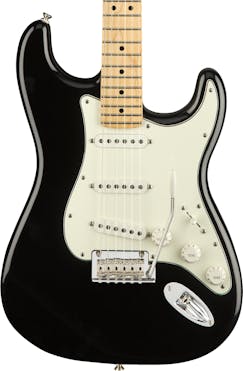 Fender Player Stratocaster Maple Fretboard in Black