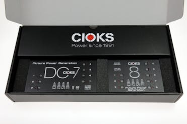 Cioks Super Power Supply Bundle containing DC7 and CIOKS 8 - IEC BS1363 Cable