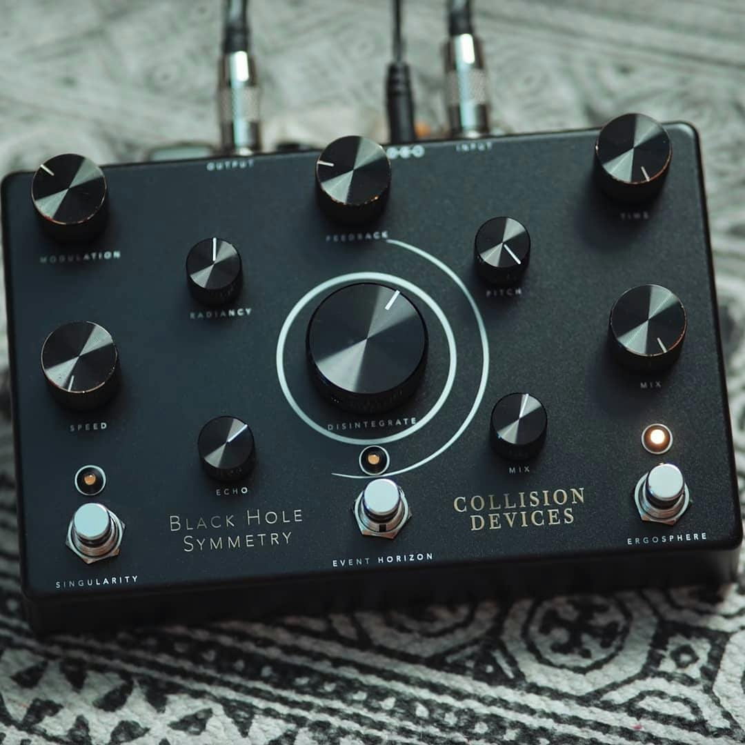 Collision Devices Black Hole Symmetry Delay, Reverb & Fuzz Pedal