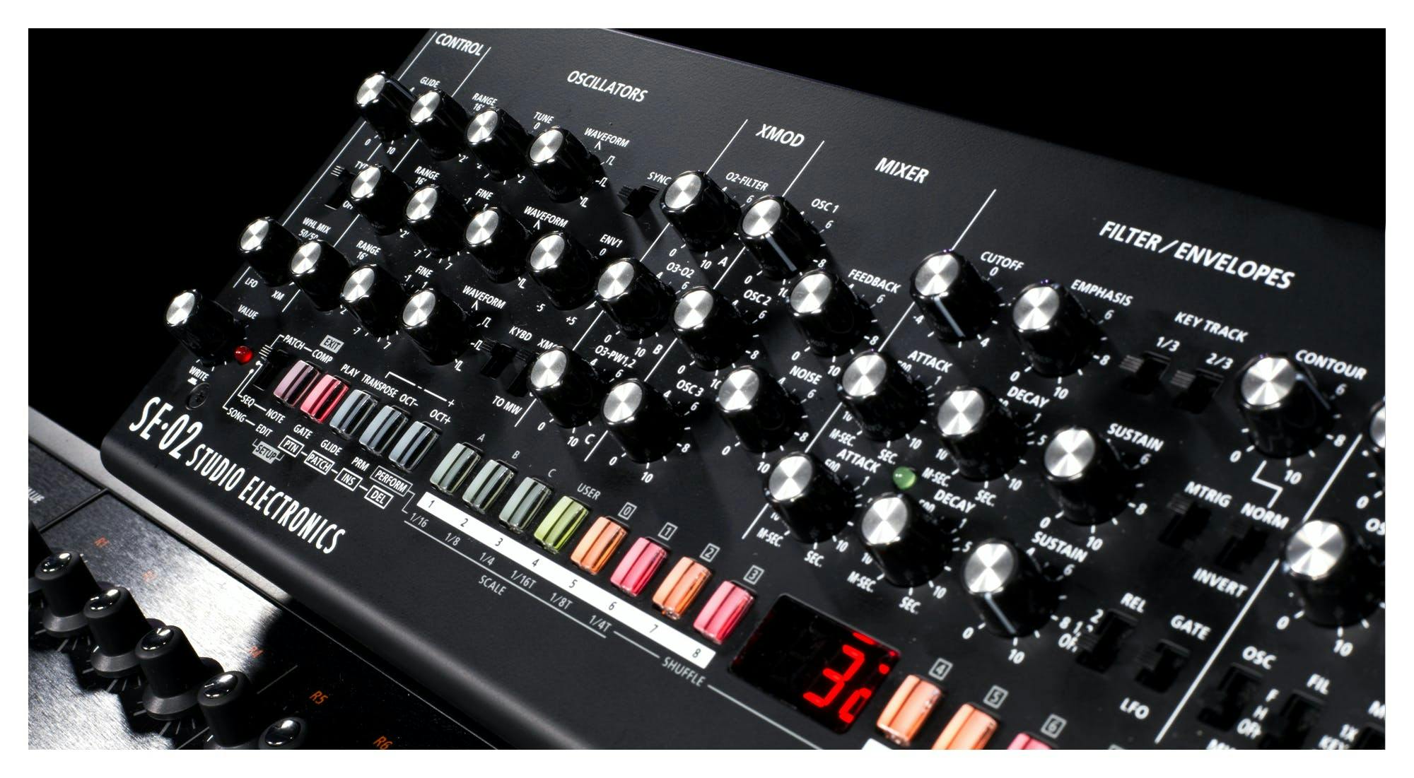 Roland SE-02 Analog Synthesizer シンセサイザー - オーディオ機器
