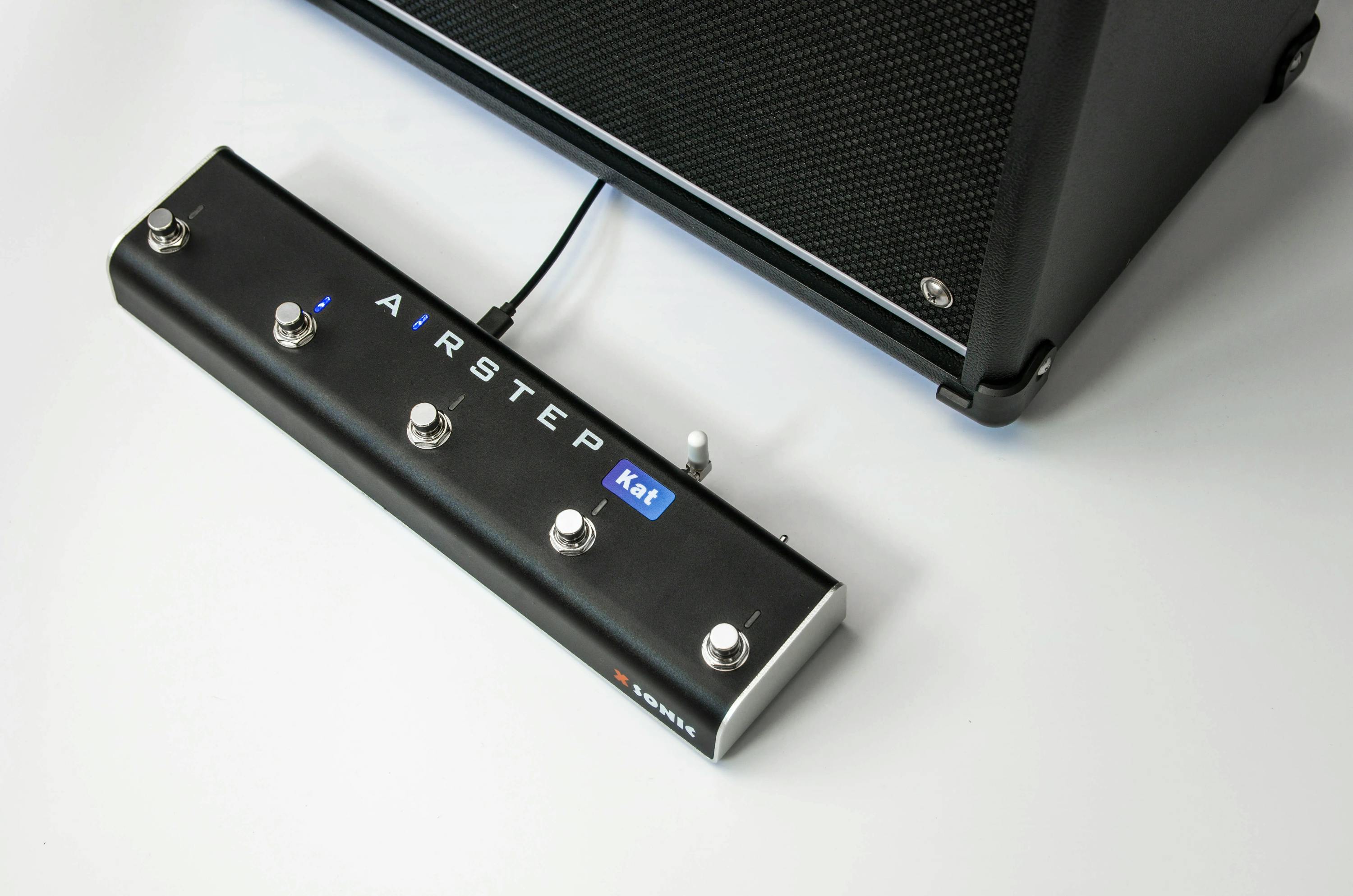 XSONIC AIRSTEP Smart MIDI Controller Footswitch Katana Edition