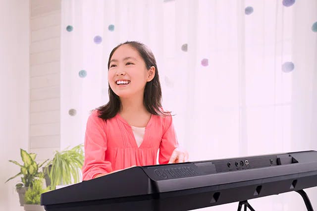 Yamaha PSR-E373 Keyboard in Black - Andertons Music Co.