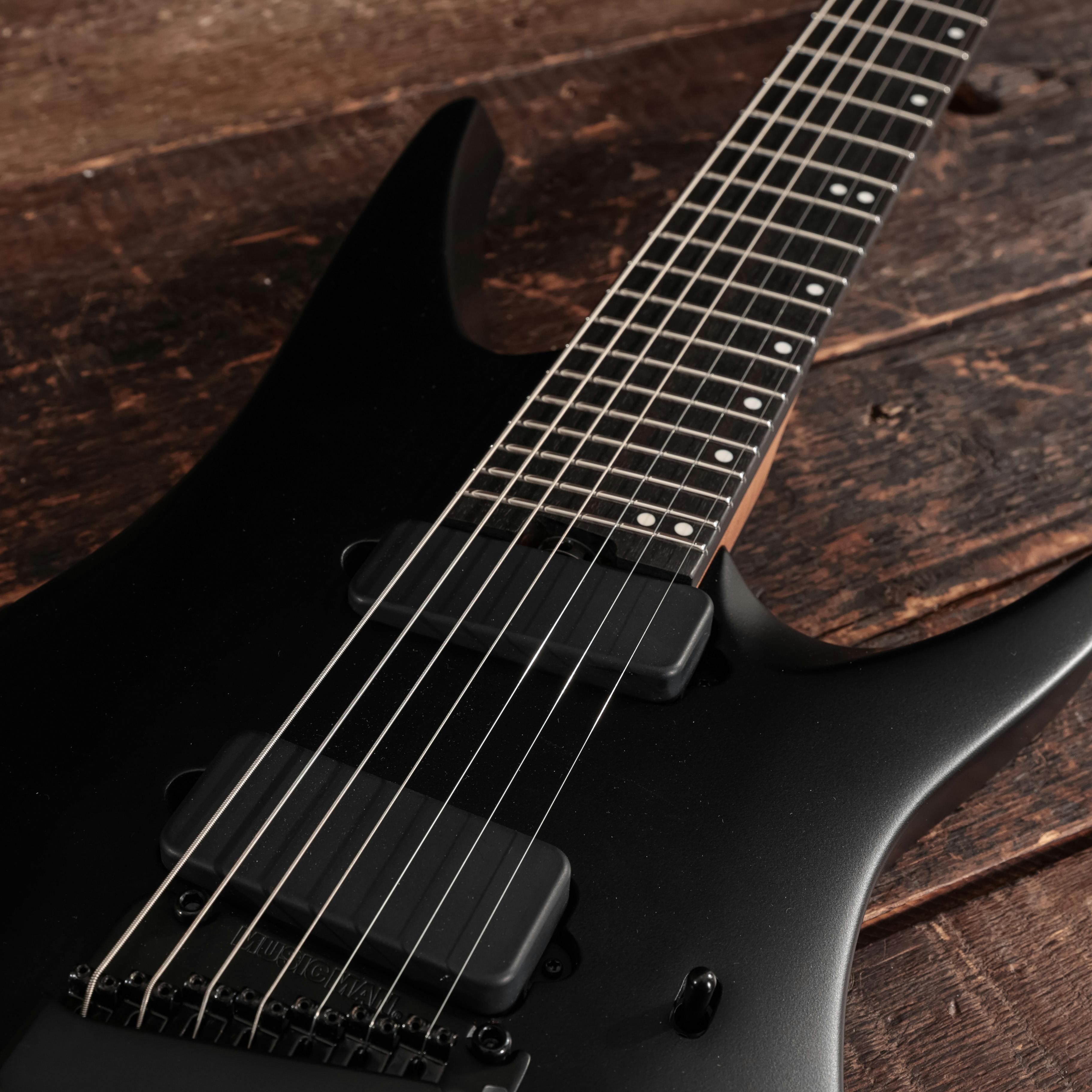 Music　Black　Kaizen　Apollo　in　Guitar　Andertons　Multi-Scale　7-String　Man　Co.　Electric　Music