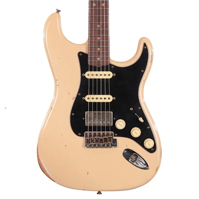 Fender Custom Shop '63 Stratocaster Relic Electric Guitar in Aged Desert Sand
